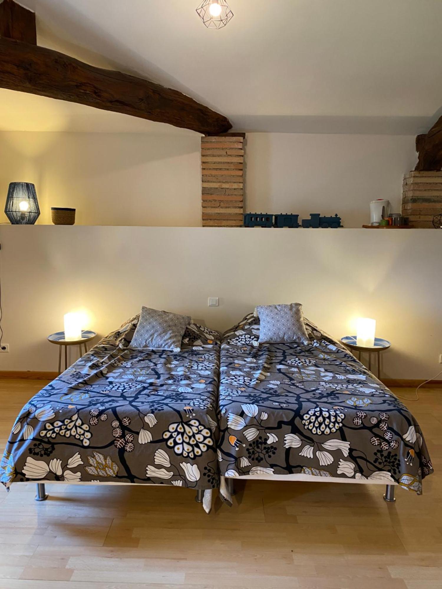 Le Repaire De La Reveuse Bed & Breakfast Saint-Frajou ห้อง รูปภาพ